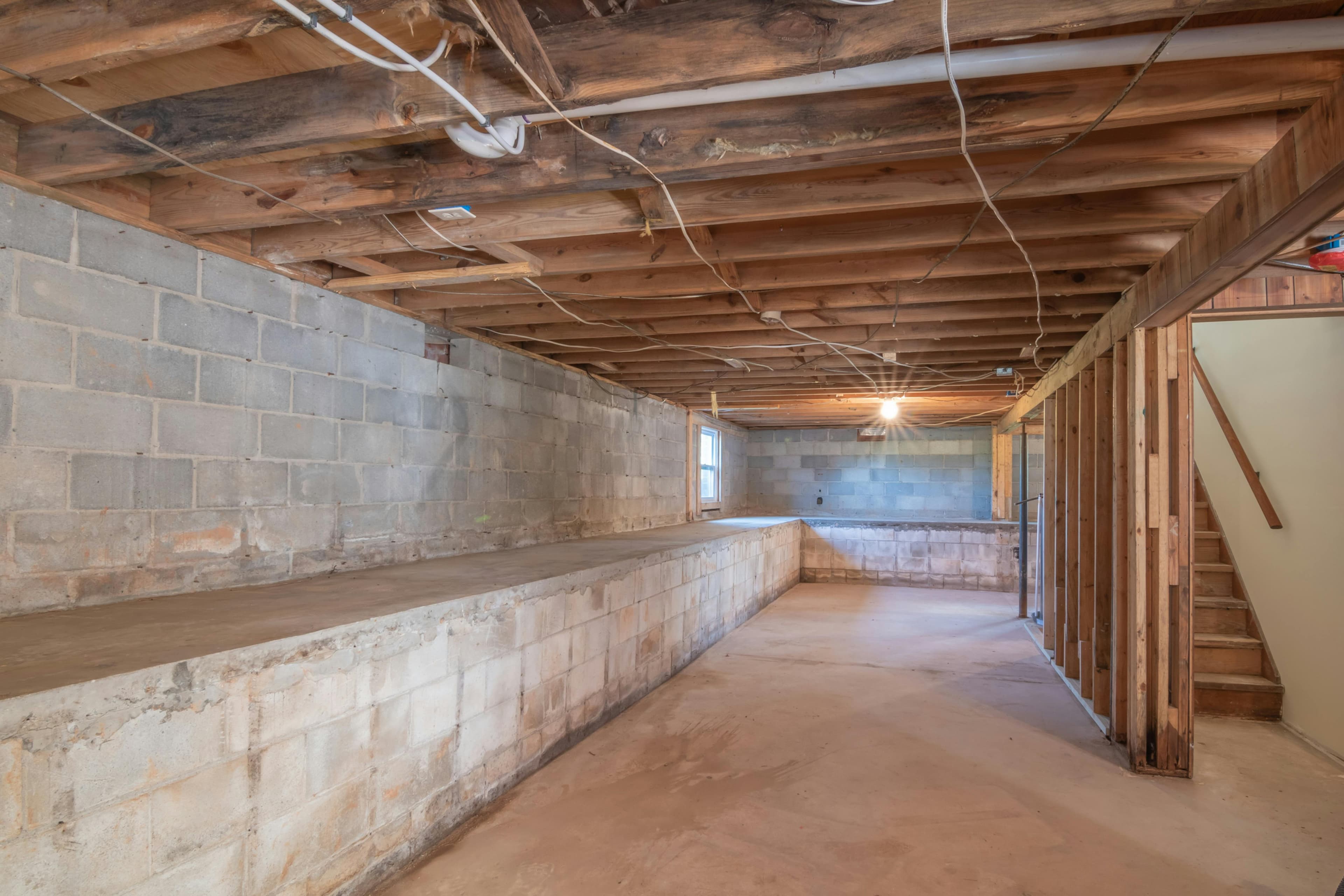 Crawl Space Vapor Barrier / Poly